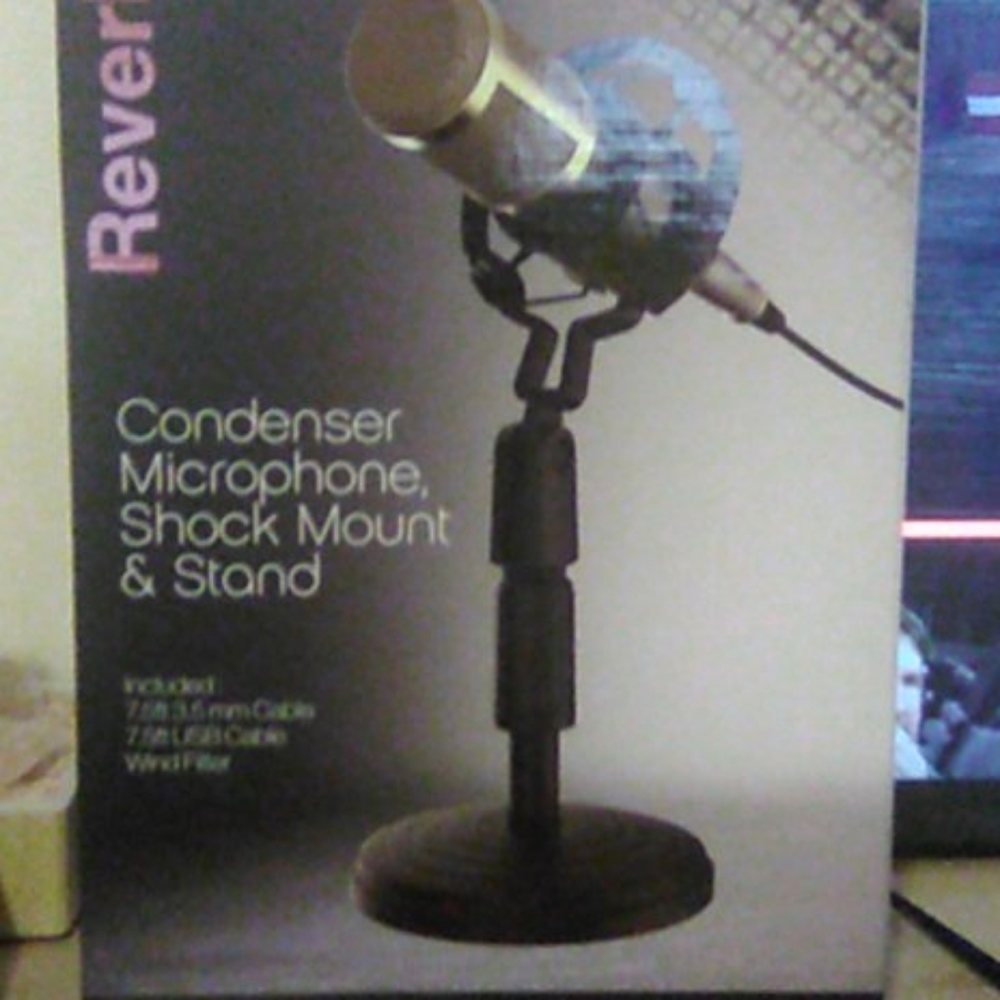 I'm selling a microphone.